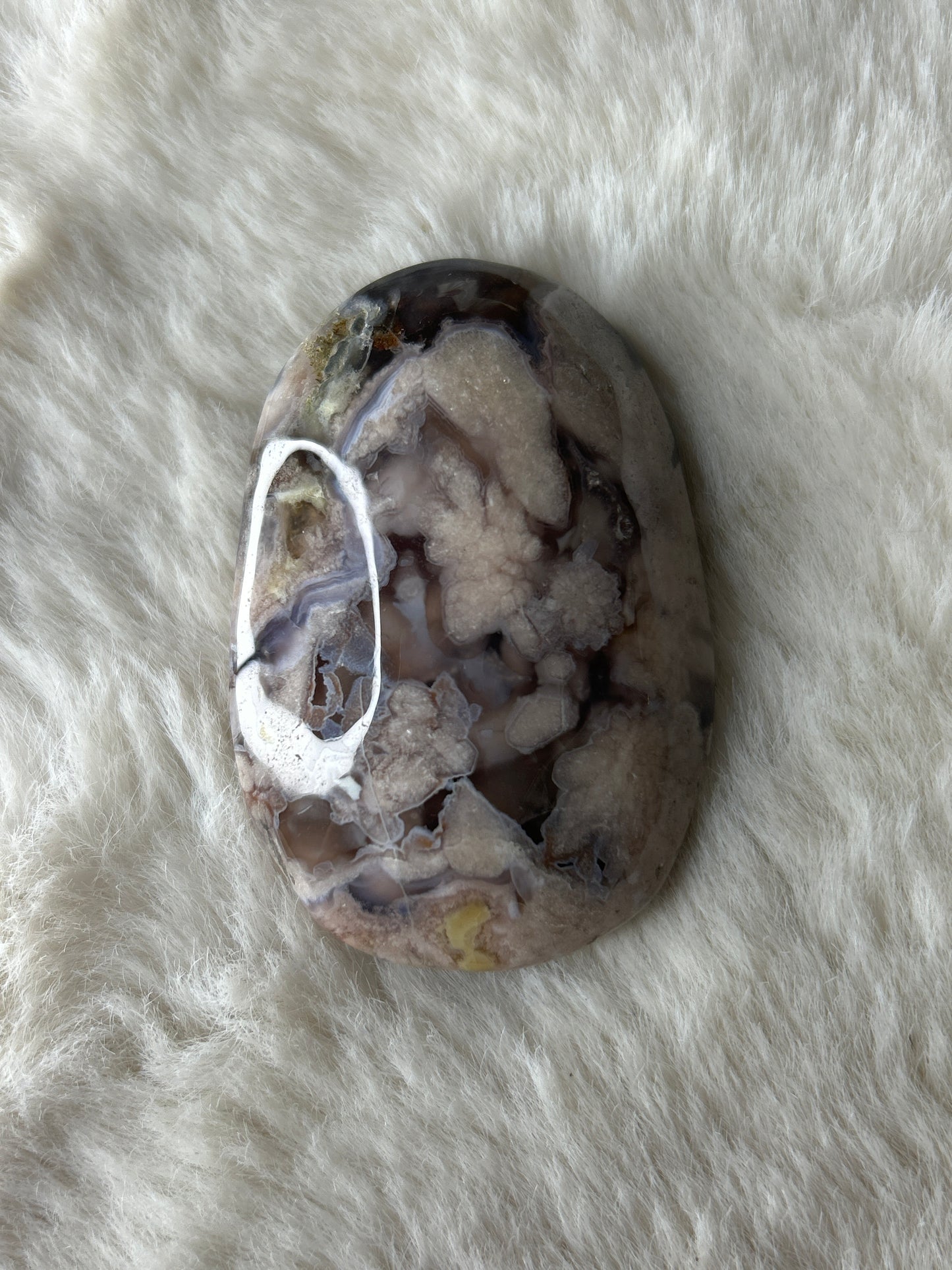 Black Flower Agate Palm Stone