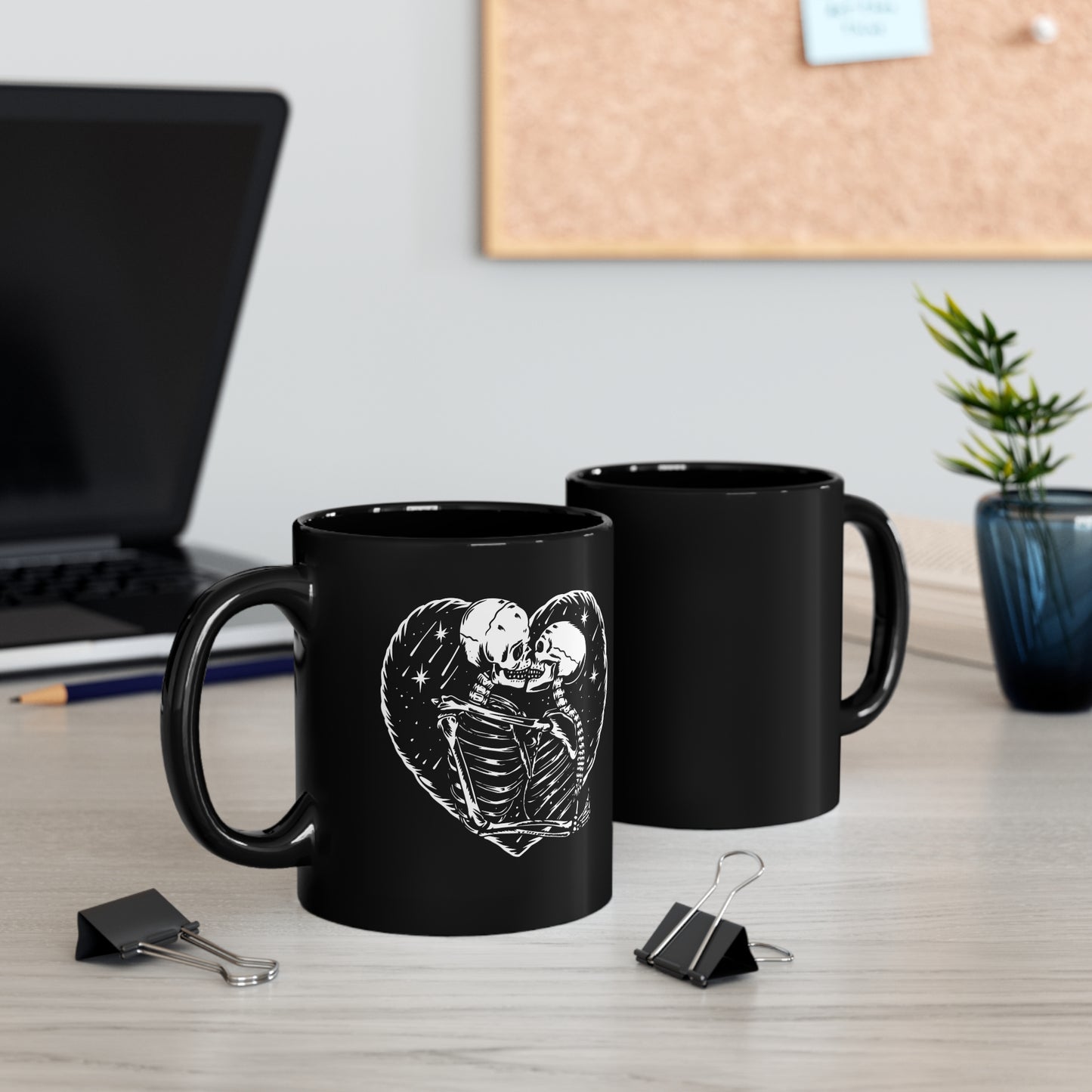 Skeleton Kiss 11oz Black Mug