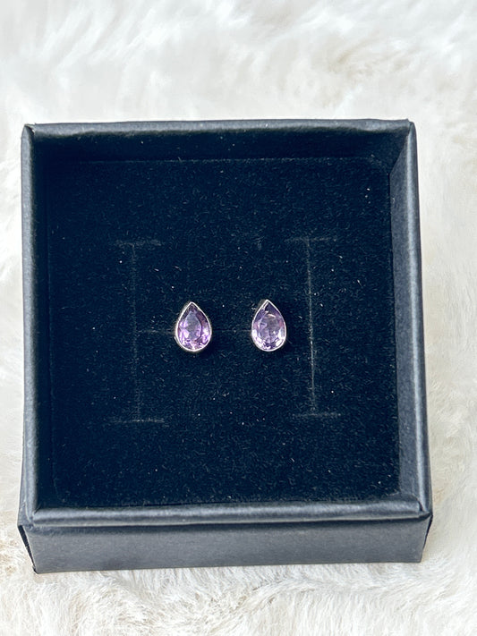 925 Sterling Silver Faceted Amethyst Teardrop Studs