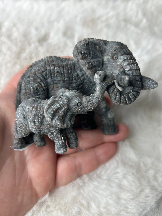 Yooperlite Mama & Baby Elephant