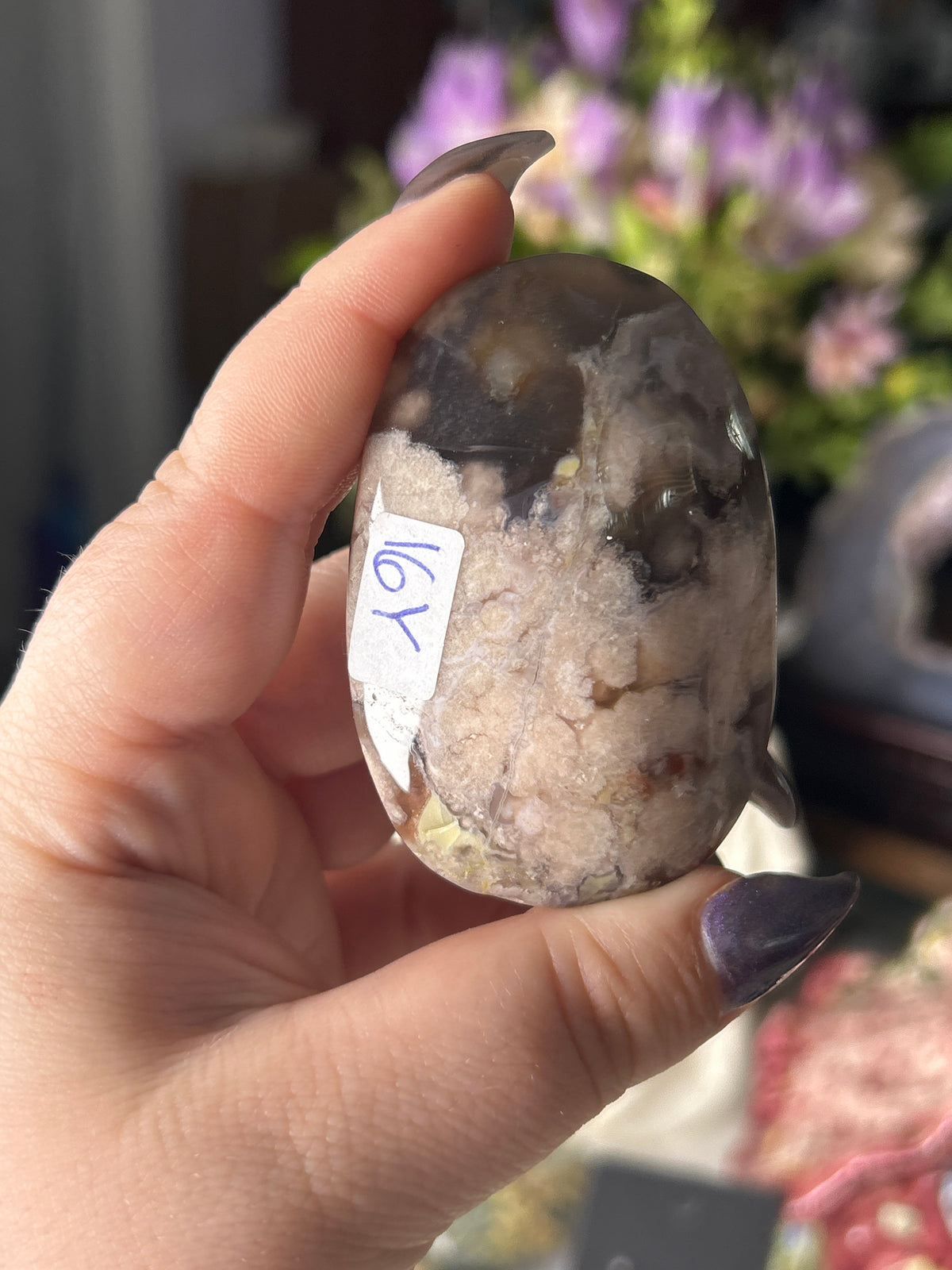 Black Flower Agate Palm Stone