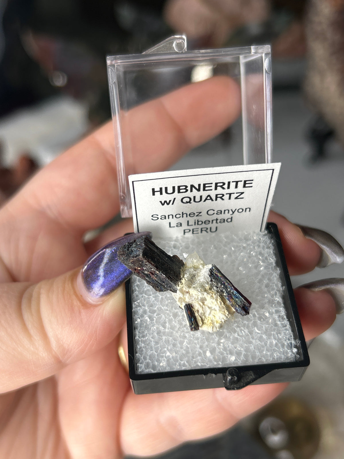 Hubnerite with Quartz