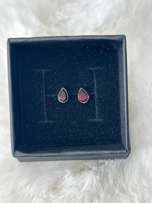 925 Sterling Silver Faceted Garnet Teardrop Studs